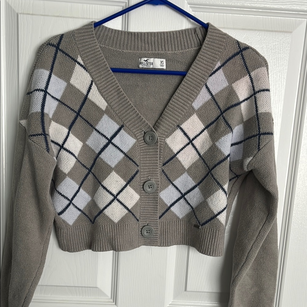 Hollister Gray and White Argyle Cardigan Sweater